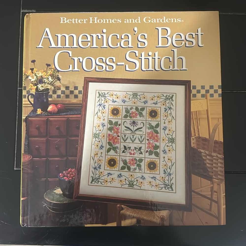 Vintage 1988 Better Home and Garden cross-stitch book